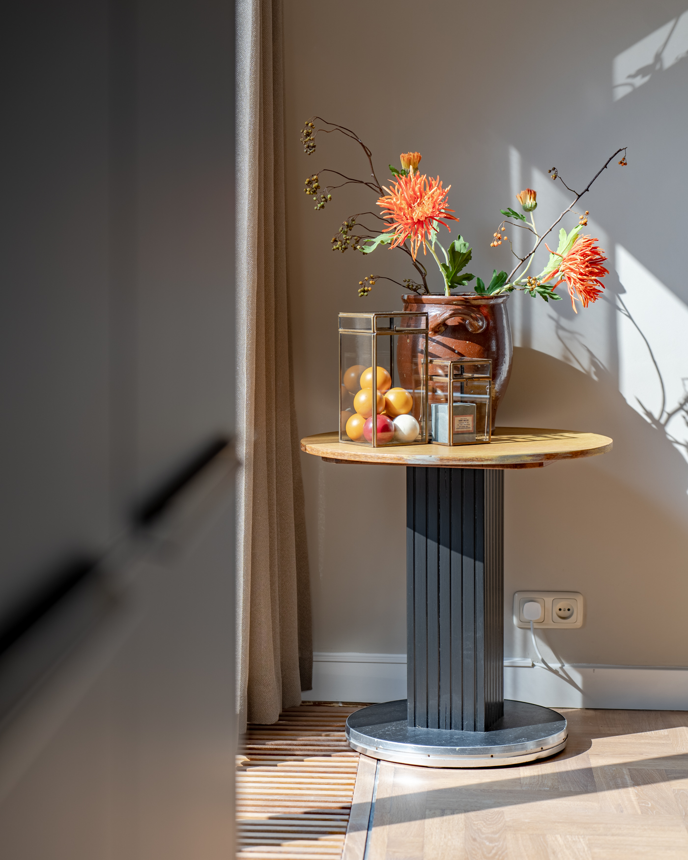 Thuis bij Margret - tafeltje met accessoires