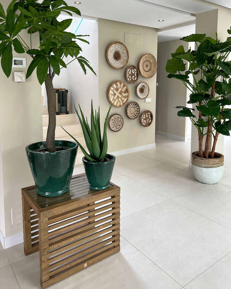 Tafeltje met twee potten