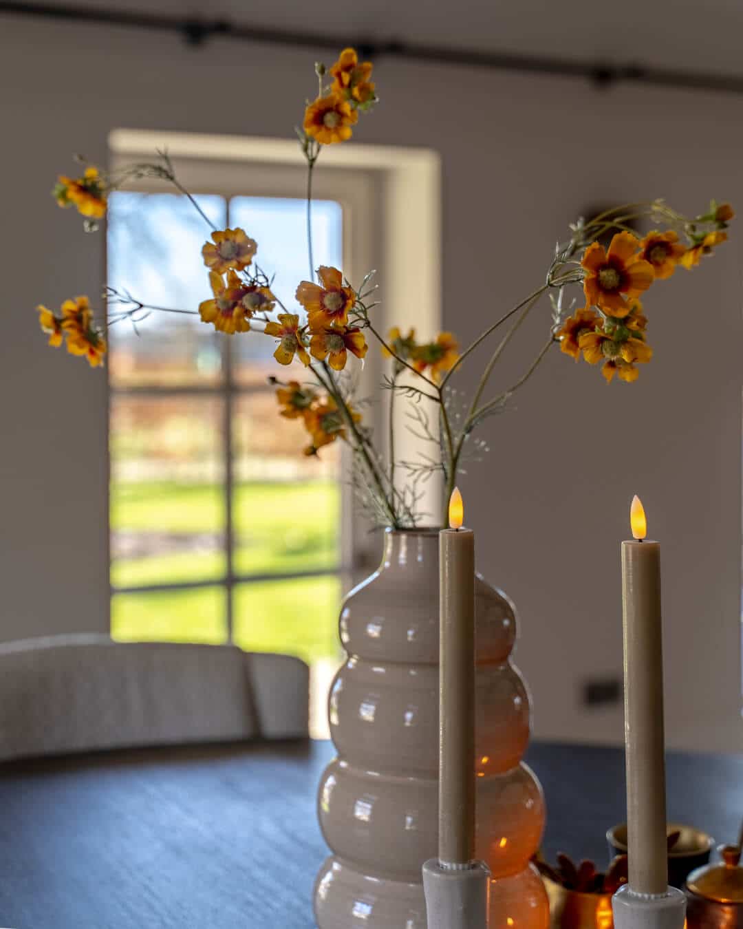 Verfijnde tafeldecoratie als onderdeel van de complete interieurstyling door Maison Manon.